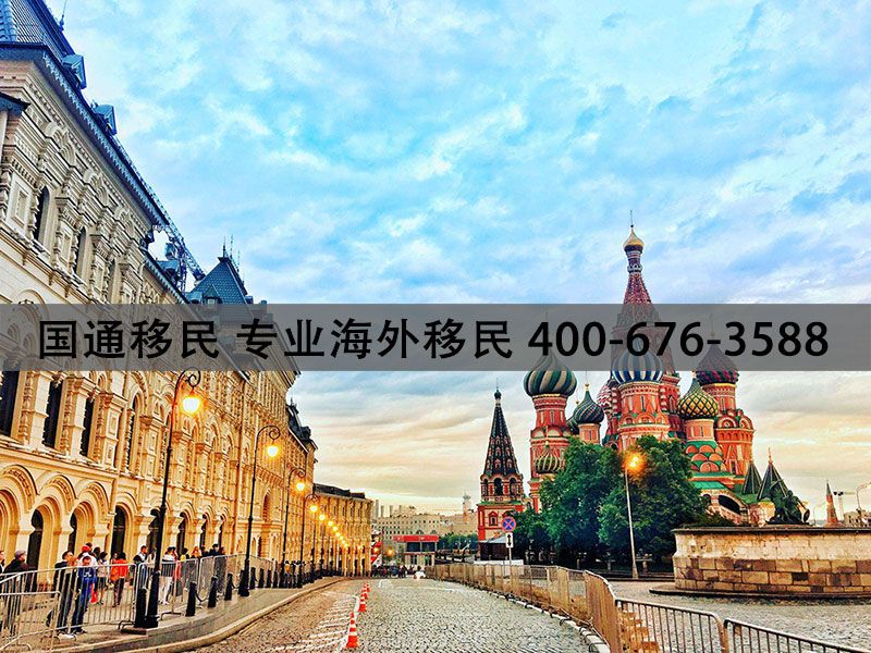 2017年5月，土耳其政府启动了具有里程碑意义的公民身份计划，以促进外国投资。该计划为购买房产或携带资本超过一定门槛的外国人提供获得土耳其国籍资格。该计划最显著的特点是，投资者不必居住在土耳其即可获得土耳其国籍。2018年9月，政府将投资门槛从100万美元大幅降低至25万美元，使其成为迄今为止全球最具吸引力的公民项目。